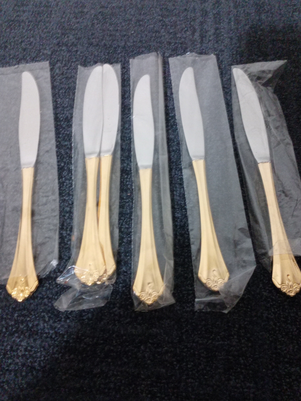 Gold-Accent Dinner Butter Knives - Elegant Home Dining (Set) 6